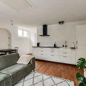 Luxury Garden View Apartment Zandvoort